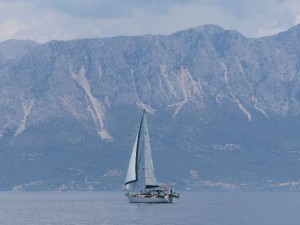 Emerald sails for Bungalow Bay