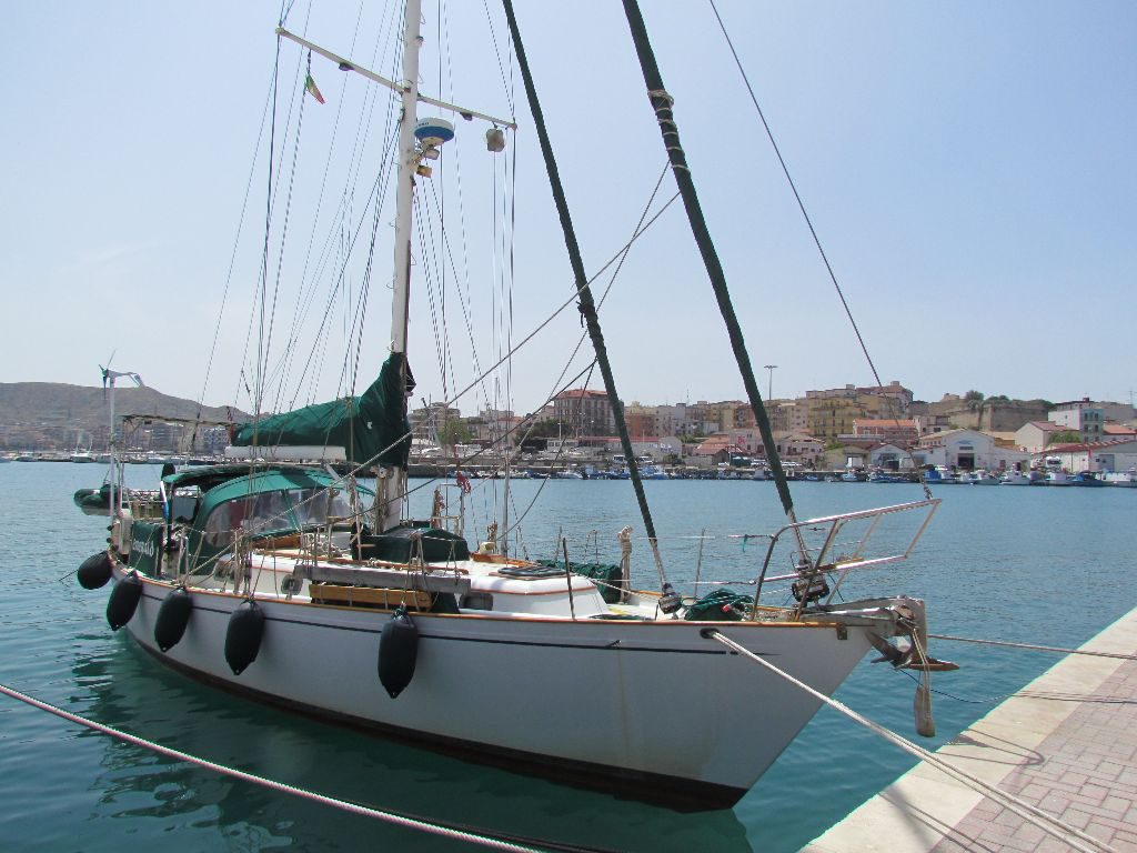 Emerald at Crotone harbour, ready for a wash