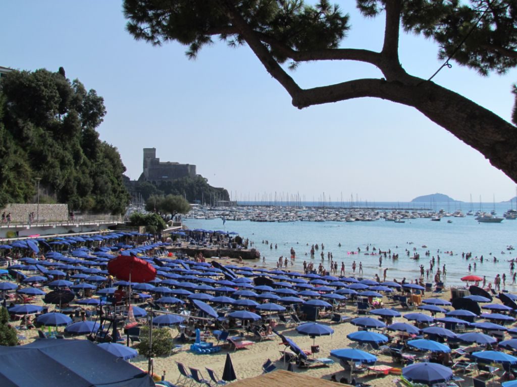 Castle, beach and mooring trots